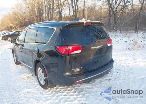 2020 Chrysler Pacifica Touring L z USA, uszkodzony, nr VIN 2C4RC1BGXLR196151